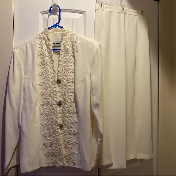 “Mother of the bride” Skirt Suit - Picture 1 of 6